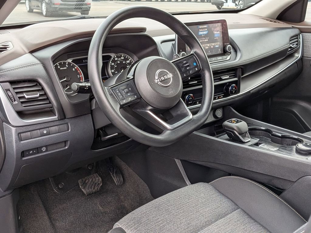 Used 2023 Nissan Rogue SV image 10
