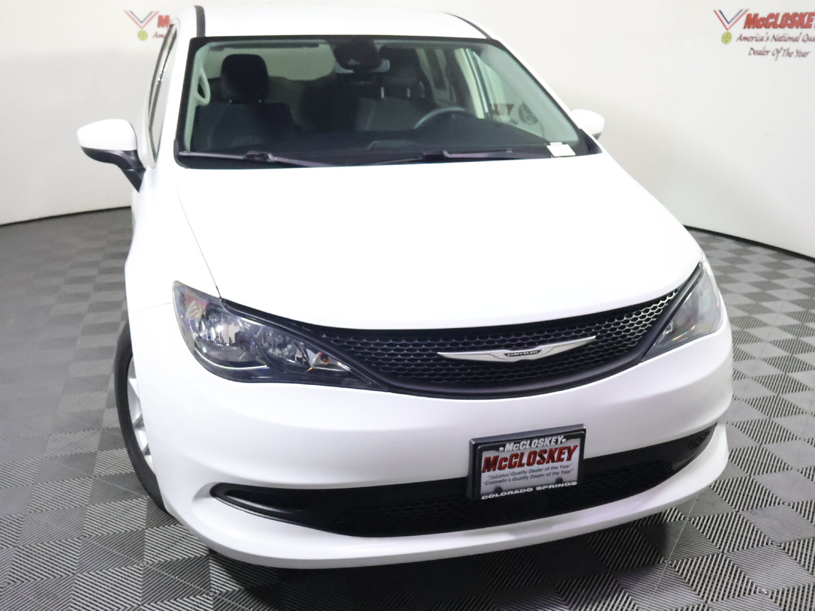 Used 2023 Chrysler Voyager LX FWD image 17