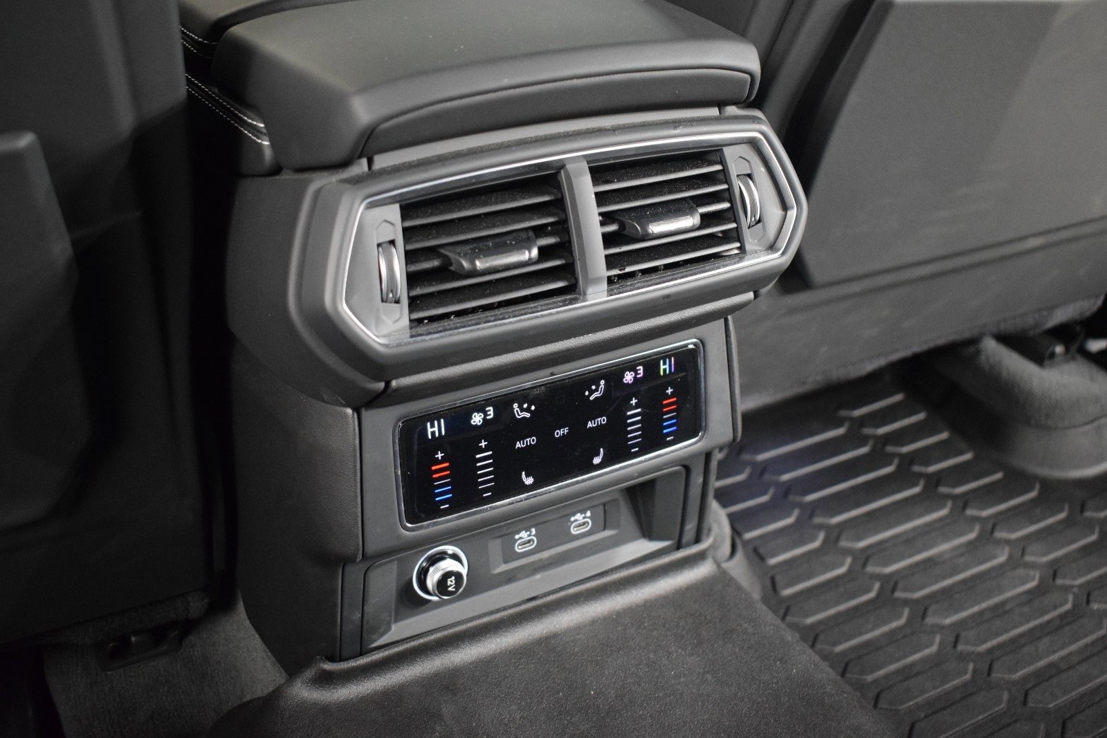 Used 2024 Lamborghini Urus S image 20