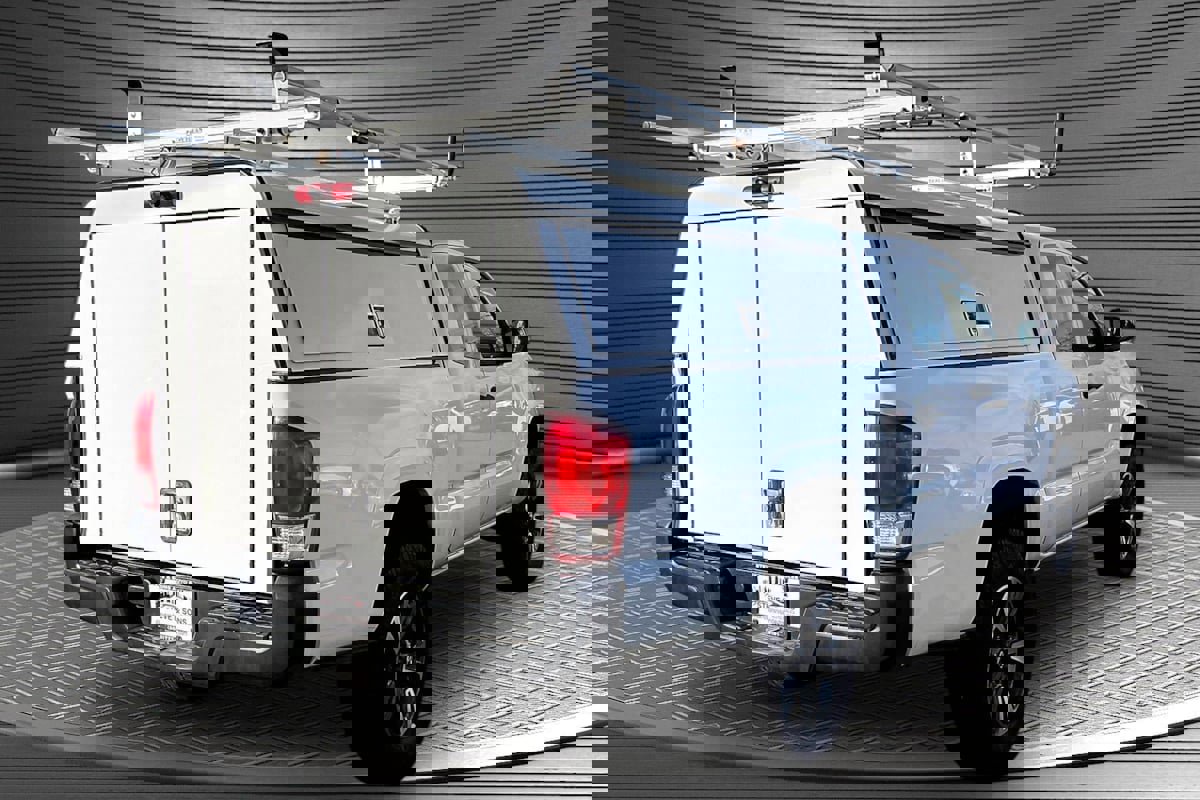 Used 2016 Toyota Tacoma SR image 6