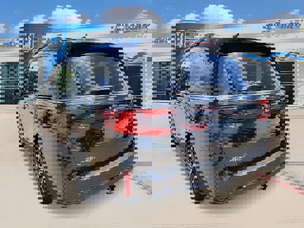 New 2026 Honda Odyssey Elite image 3