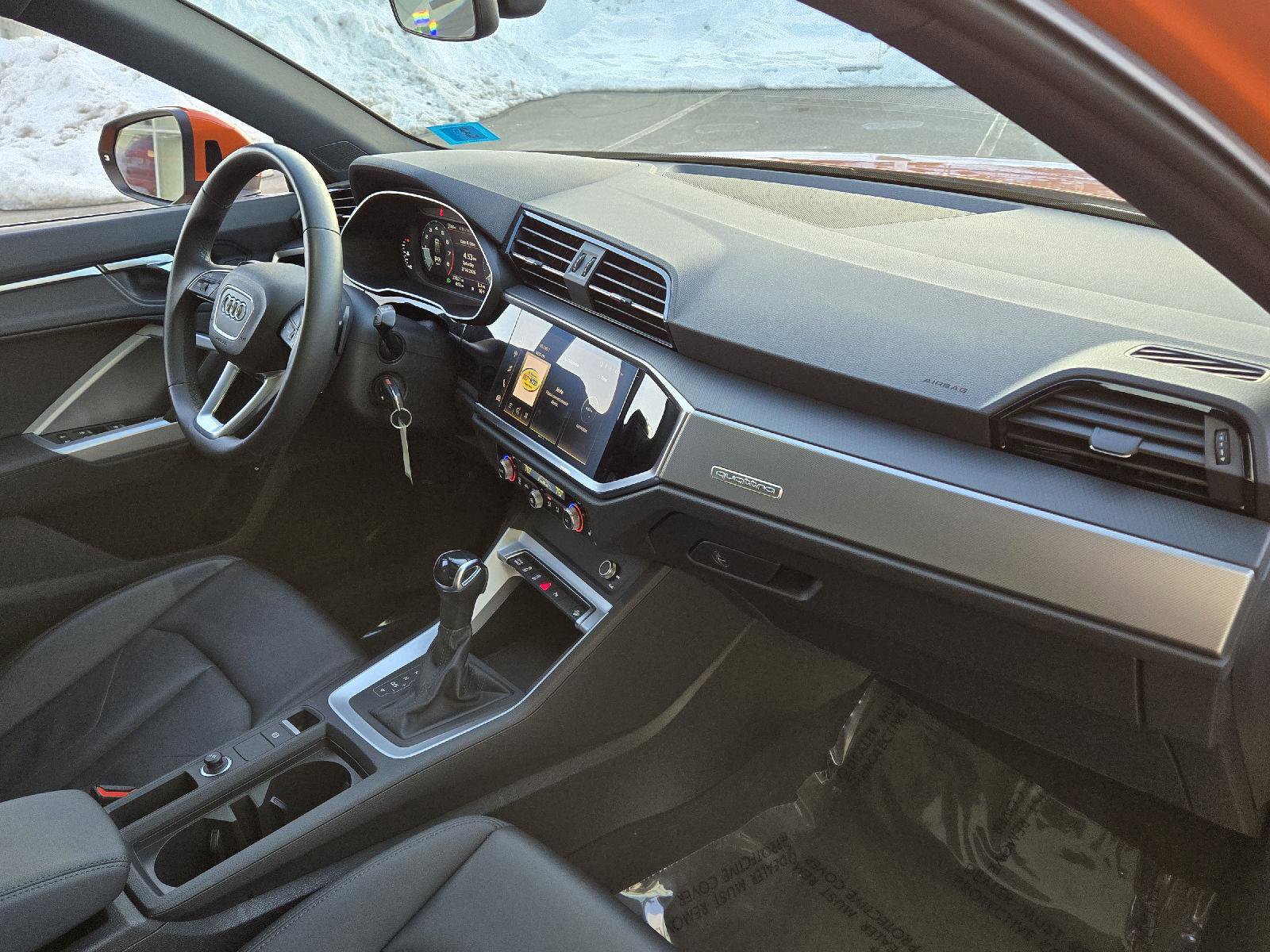 Used 2025 Audi Q3 2.0T Premium image 14