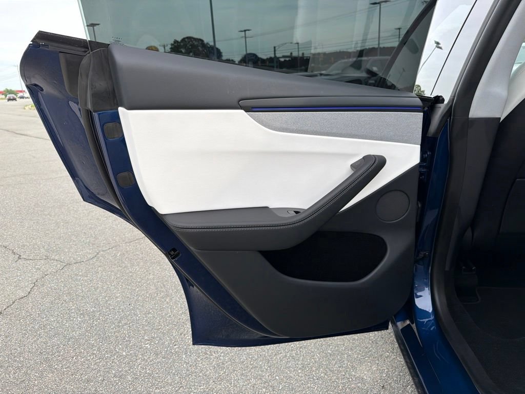 Used 2026 Tesla Model Y Long Range RWD image 16