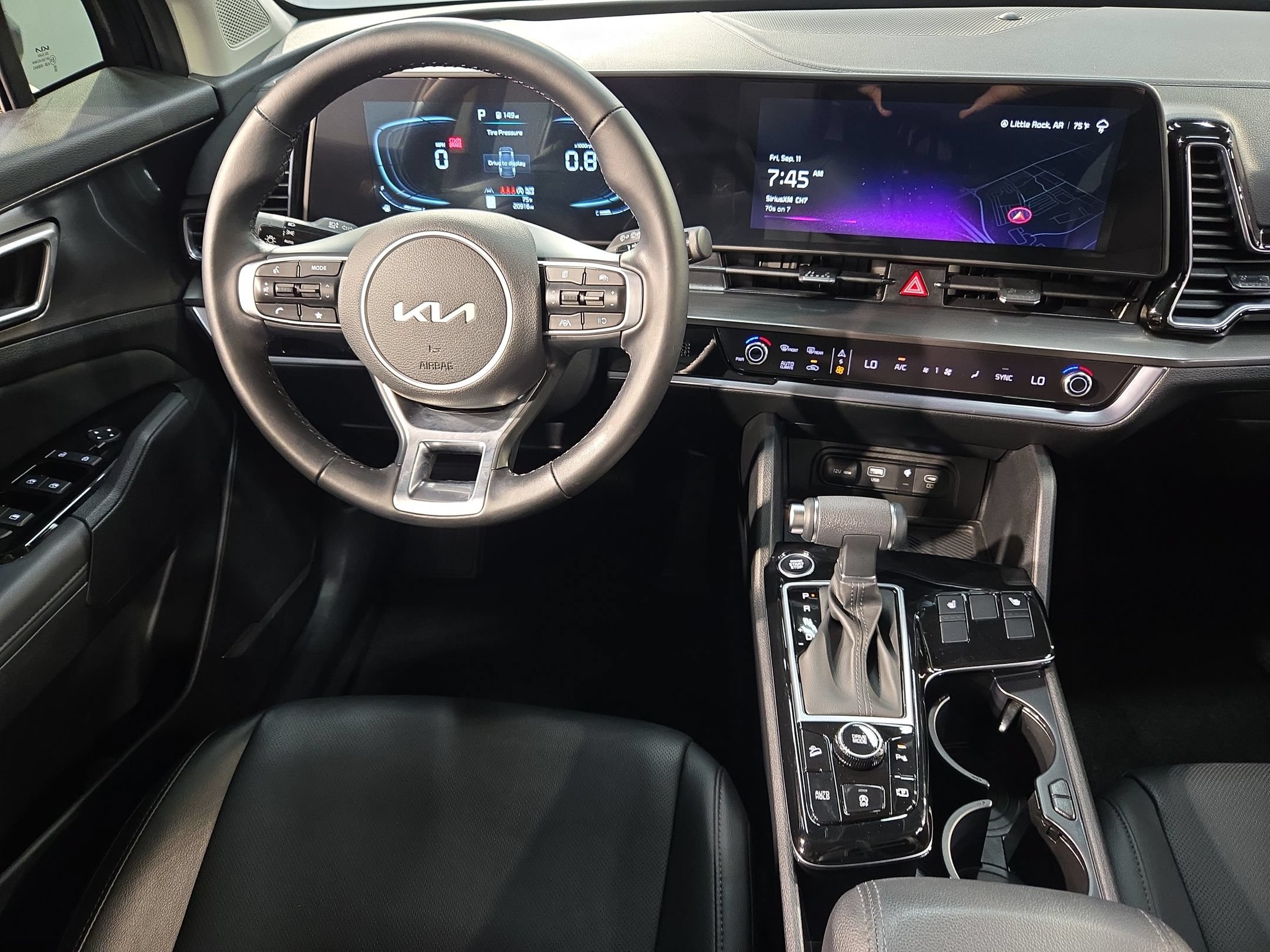 Used 2025 Kia Sportage EX FWD image 9