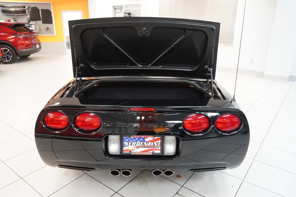 Used 2002 Chevrolet Corvette Z06 w/ Memory Pkg RWD image 10
