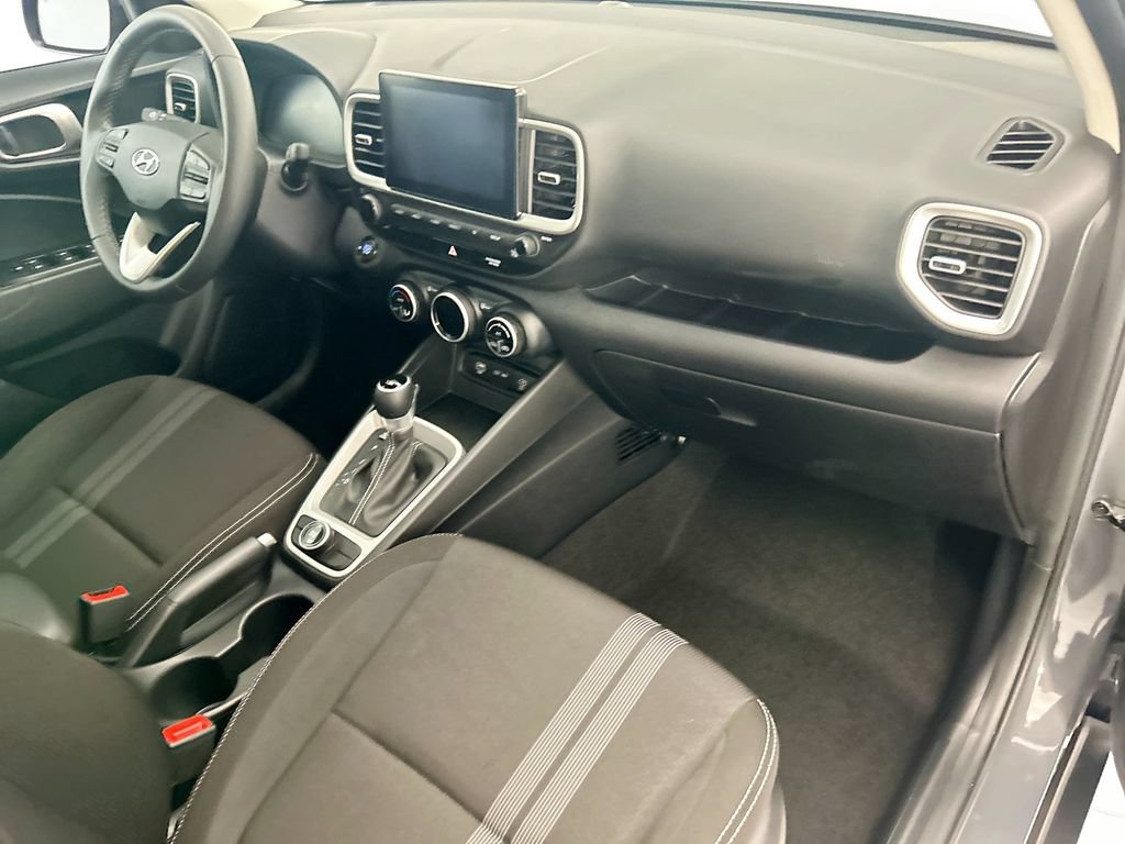 Used 2025 Hyundai Venue SEL FWD image 15
