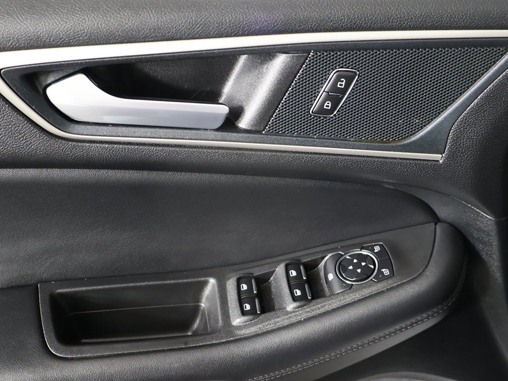 Used 2024 Ford Edge SEL image 31