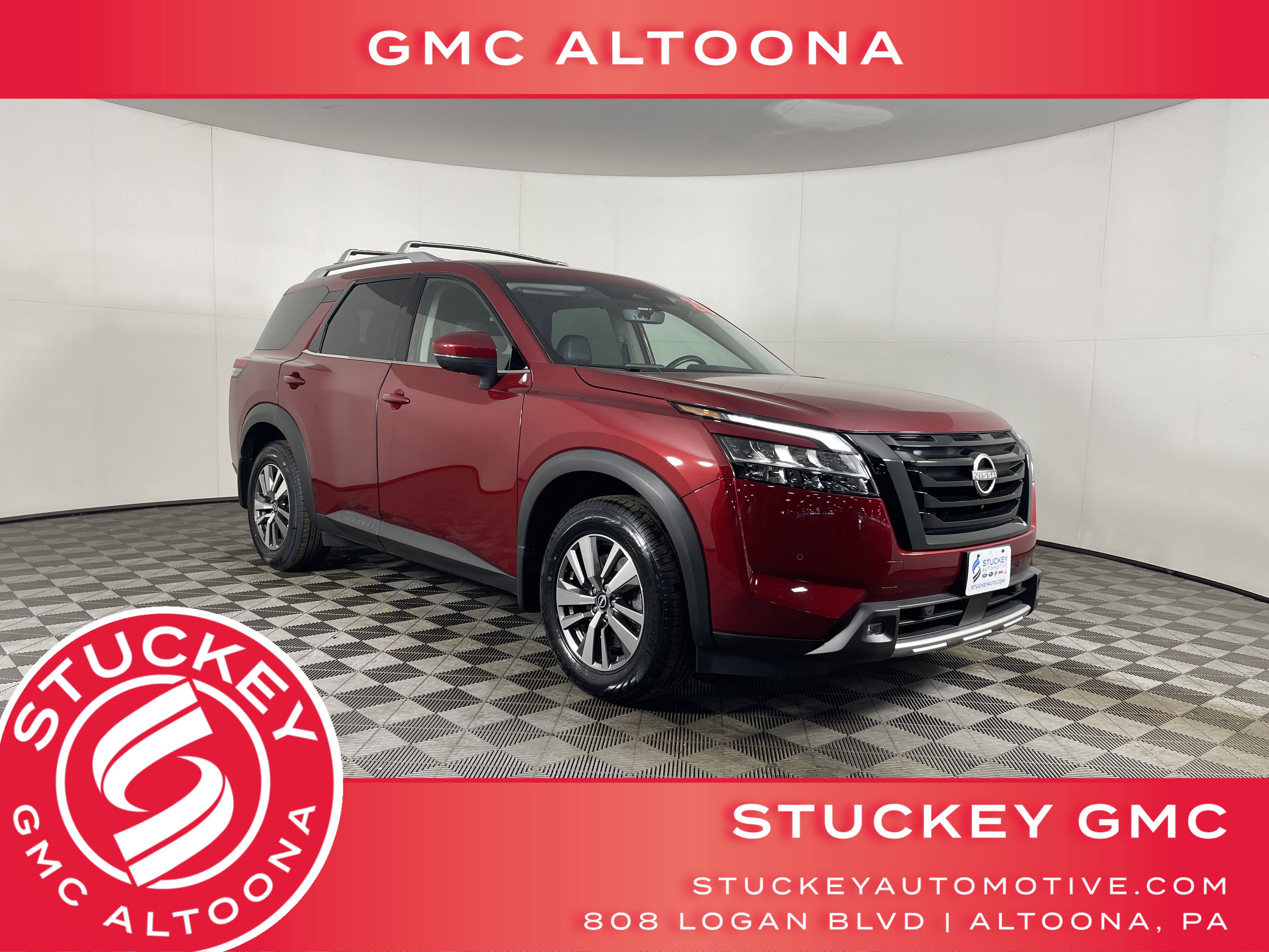 Used 2023 Nissan Pathfinder SL w/ Black Appearance Package image 1