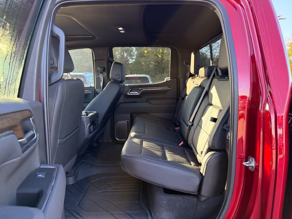Used 2025 Chevrolet Silverado 1500 High Country w/ High Country Premium Package AWD/4WD image 33