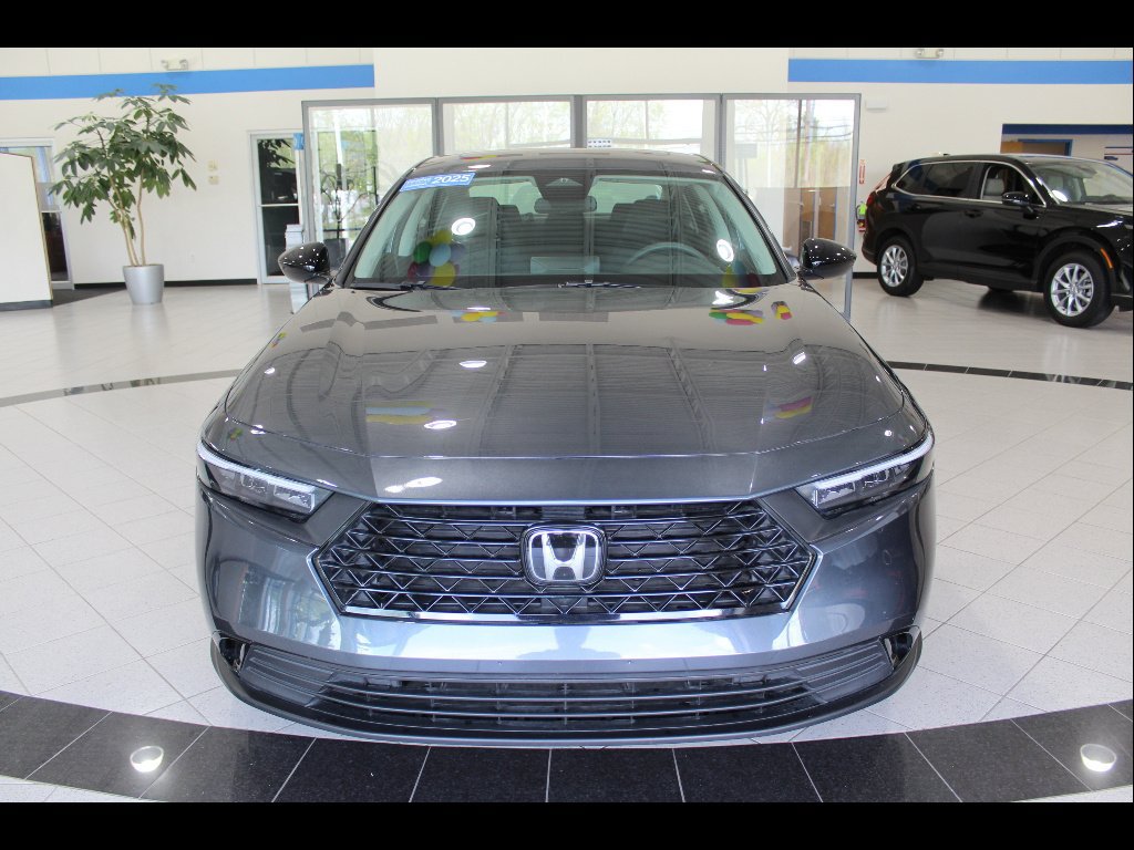 Certified 2025 Honda Accord SE image 2