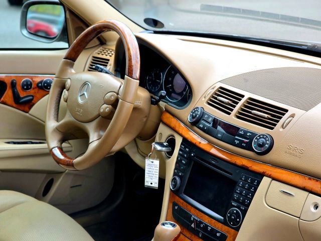 Used 2009 Mercedes-Benz E 350 4MATIC Wagon image 17