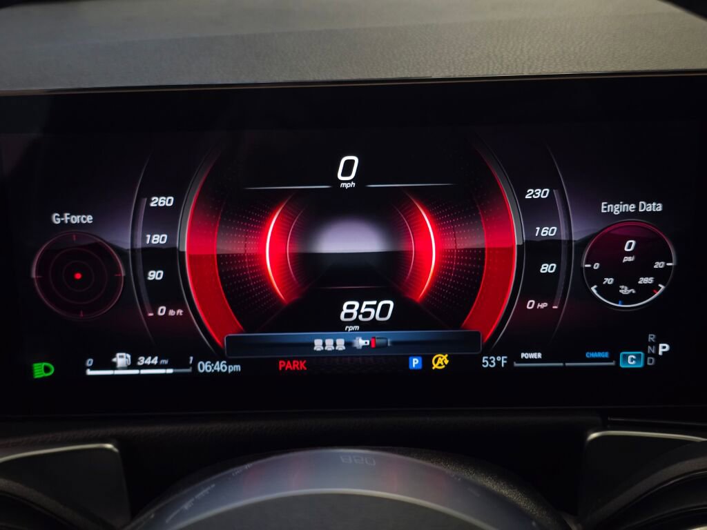 Used 2025 Mercedes-Benz GLB 250 4MATIC image 35