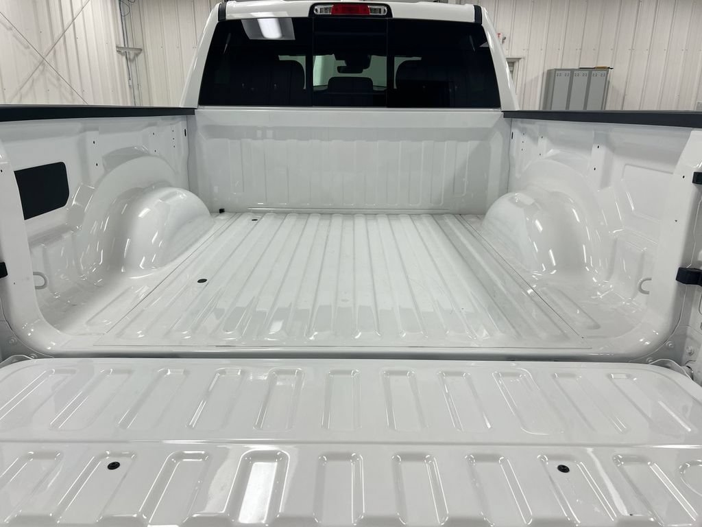 New 2026 RAM 1500 Express AWD/4WD image 23