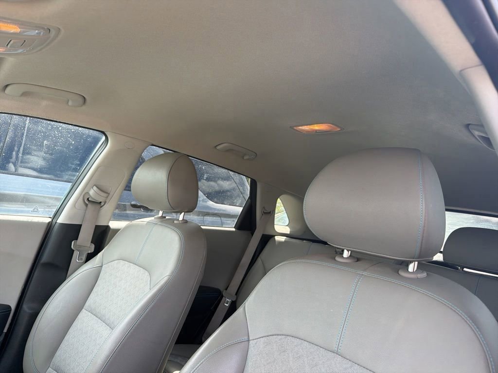 Used 2019 Kia Niro EX image 10