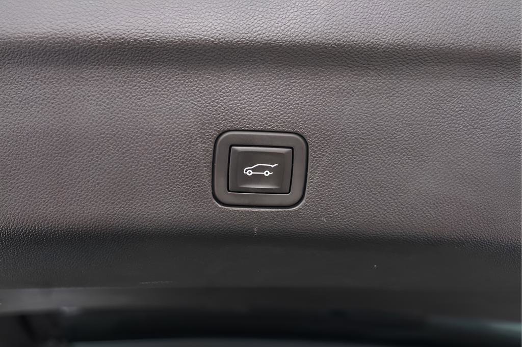 Used 2025 Chevrolet Tahoe LT image 44