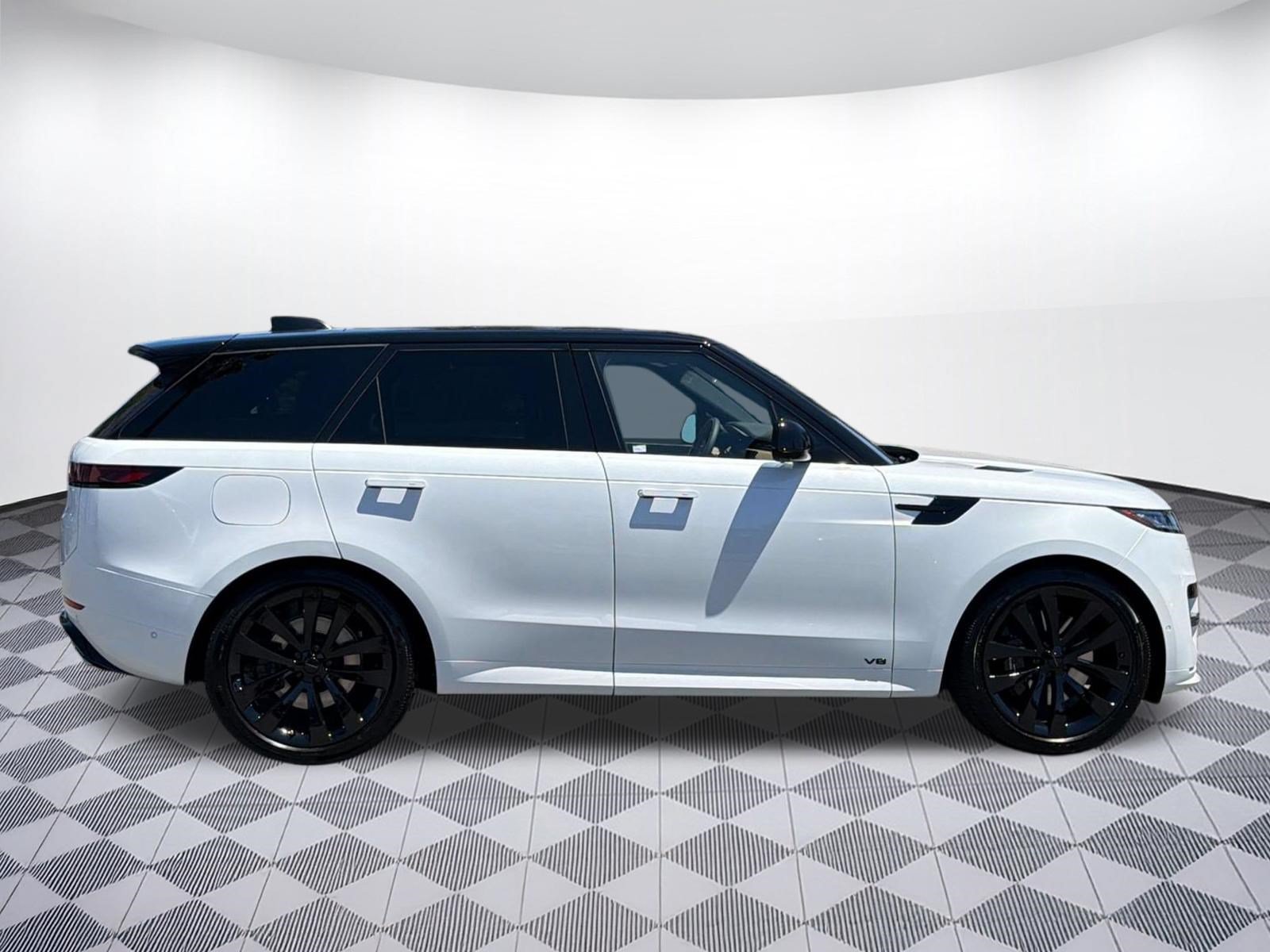 New 2026 Land Rover Range Rover Sport Dynamic SE AWD/4WD image 8