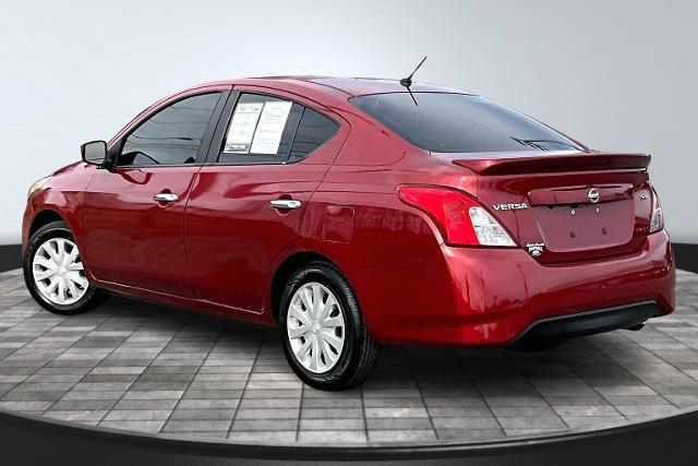 Used 2019 Nissan Versa SV image 2