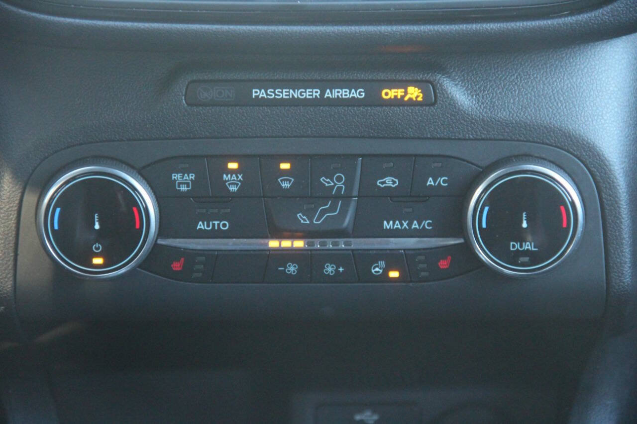 Certified 2025 Ford Escape ST-Line Select AWD/4WD image 22