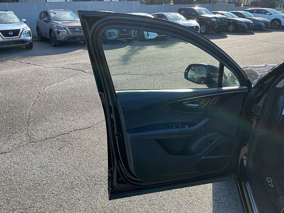 Used 2023 Audi Q7 3.0T Prestige w/ Prestige Package image 11