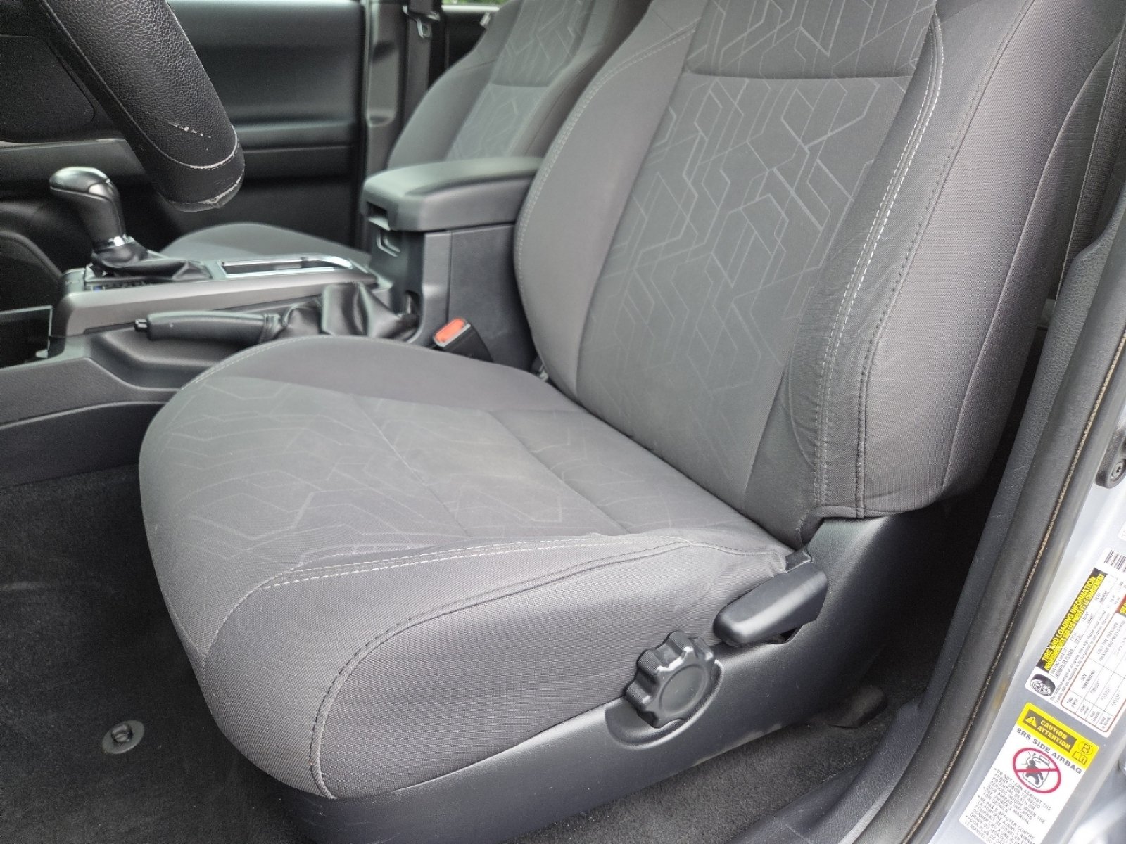 Used 2017 Toyota Tacoma TRD Sport AWD/4WD image 29
