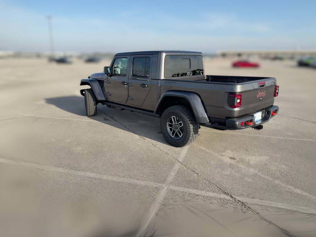 New 2026 Jeep Gladiator Mojave image 8