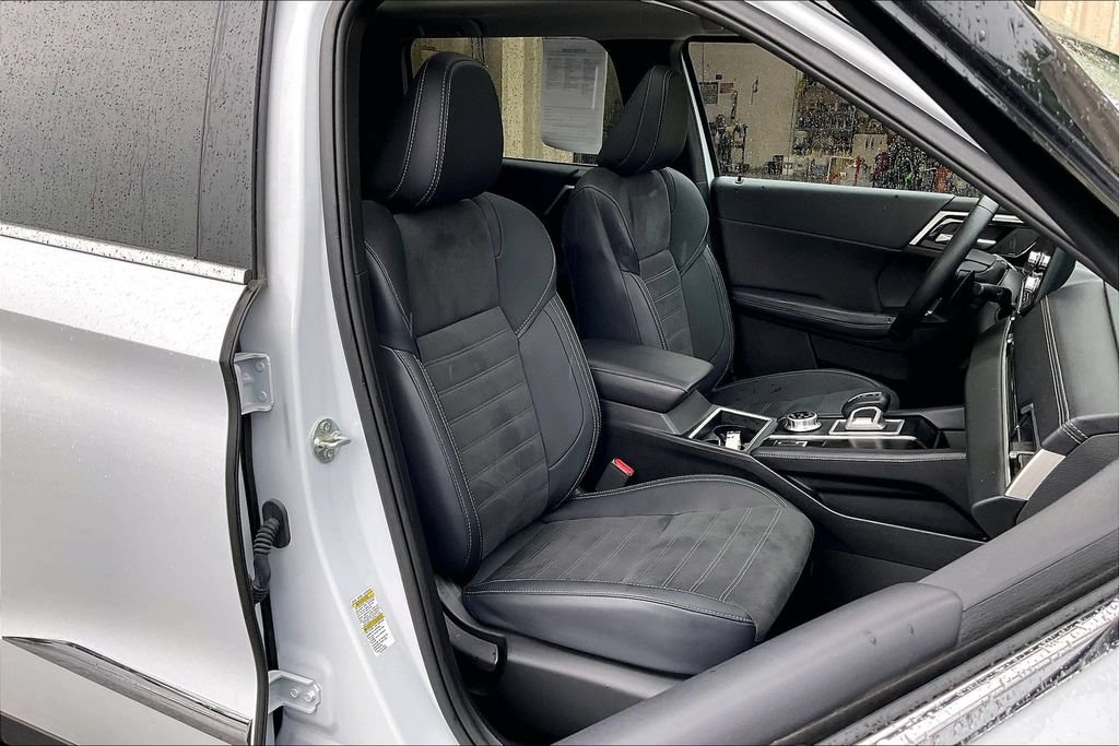 Used 2024 Mitsubishi Outlander SE AWD/4WD image 7