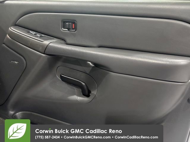 Used 2005 GMC Sierra 2500 SLE w/ Skid Plate Package image 34