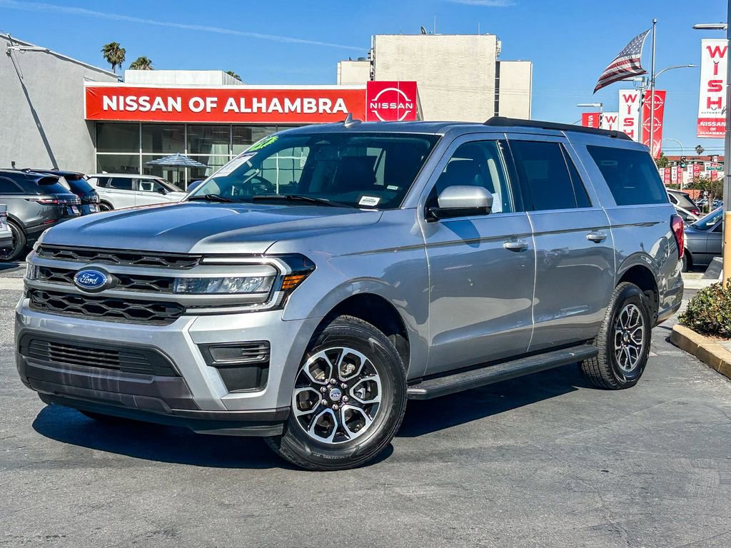 Used 2024 Ford Expedition Max XLT AWD/4WD image 2