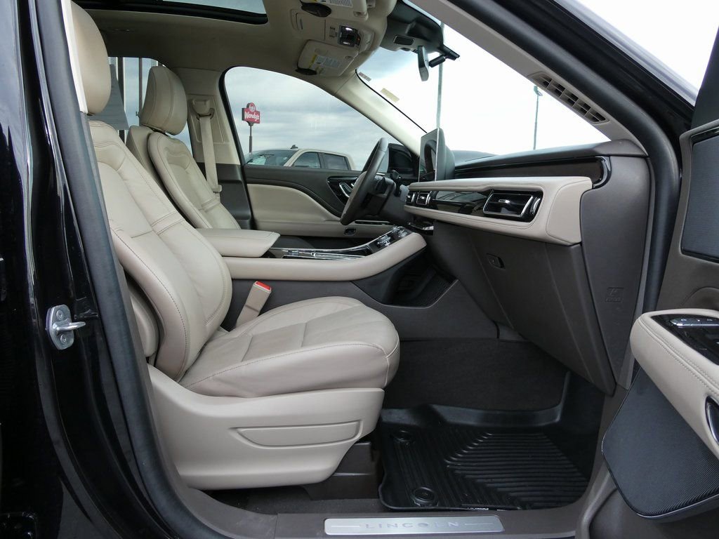 Used 2024 Lincoln Aviator Reserve w/ Equipment Group 201A AWD/4WD image 13