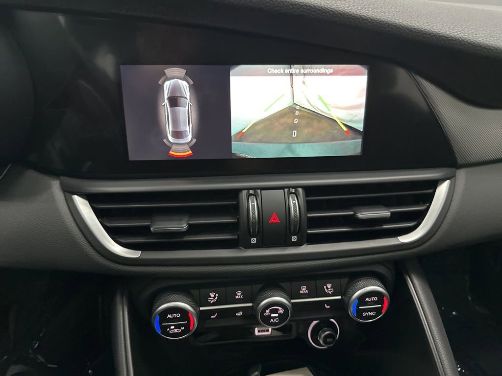 Used 2022 Alfa Romeo Giulia Veloce RWD image 16