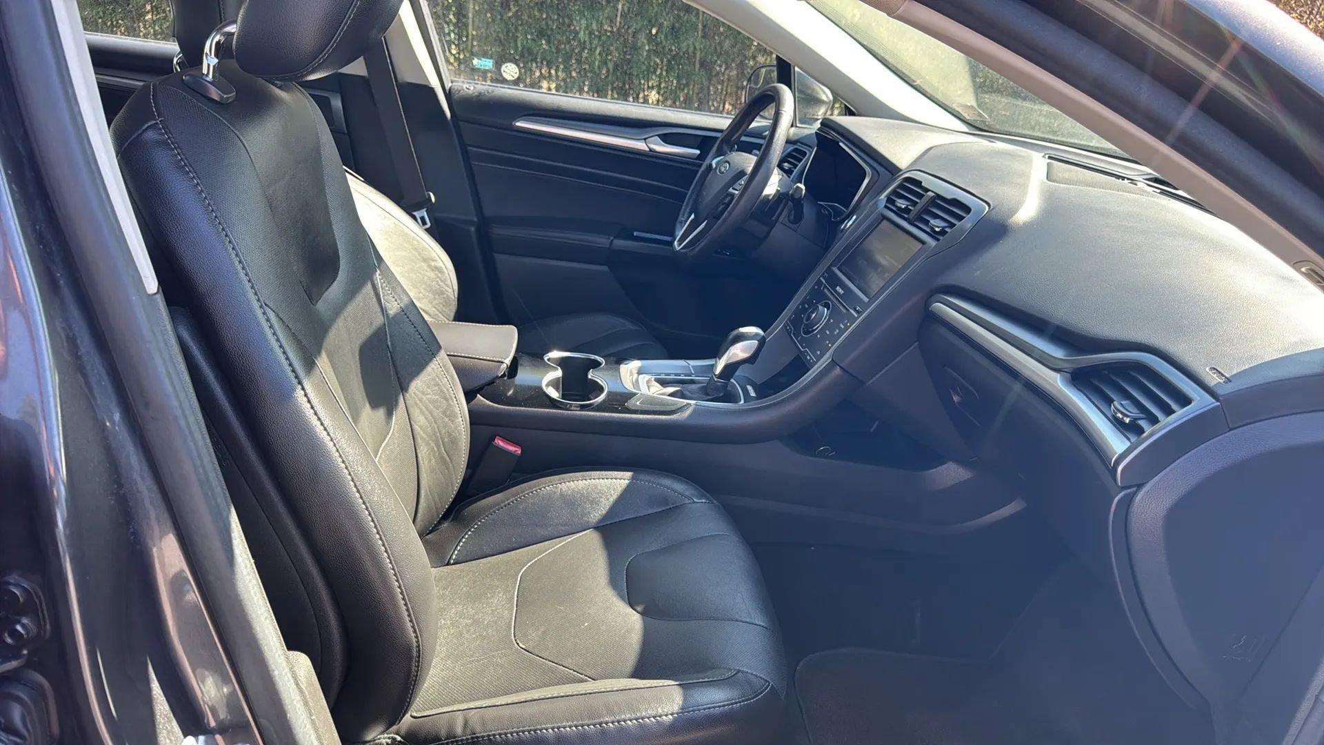 Used 2015 Ford Fusion Titanium image 12