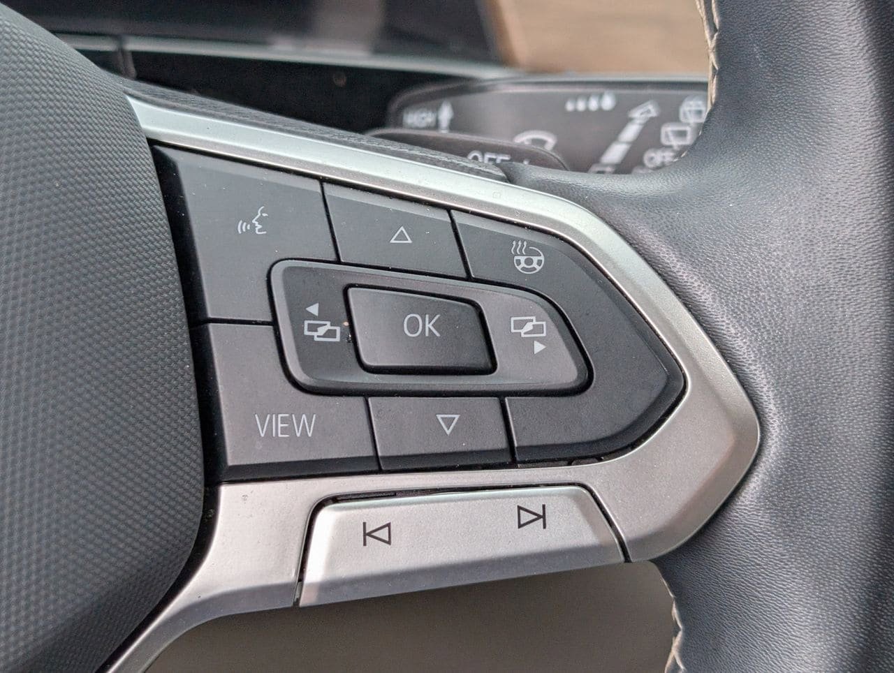 Used 2024 Volkswagen Atlas SE FWD image 21