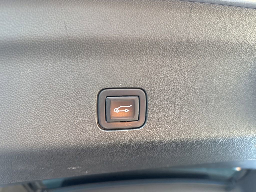 Used 2022 GMC Yukon Denali w/ Max Trailering Package image 40