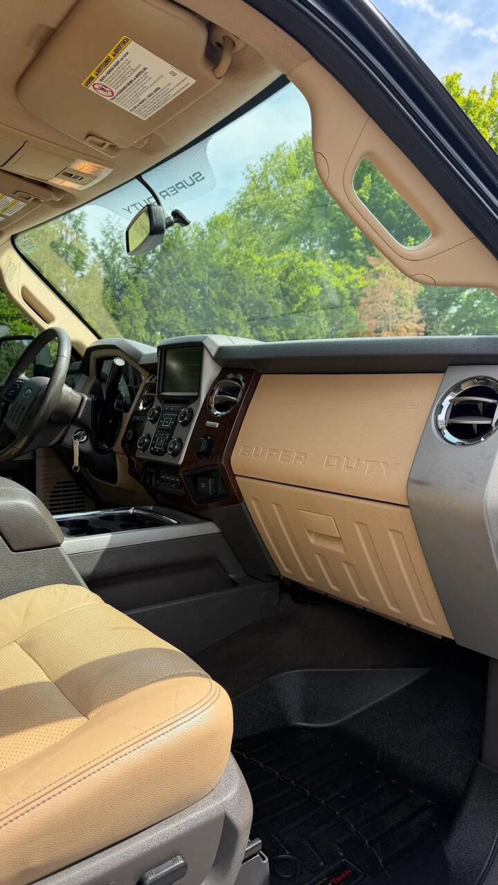 Used 2014 Ford F250 Lariat w/ Lariat Interior Package AWD/4WD image 28