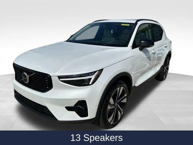 New 2025 Volvo XC40 B5 Ultra w/ Protection Package image 4