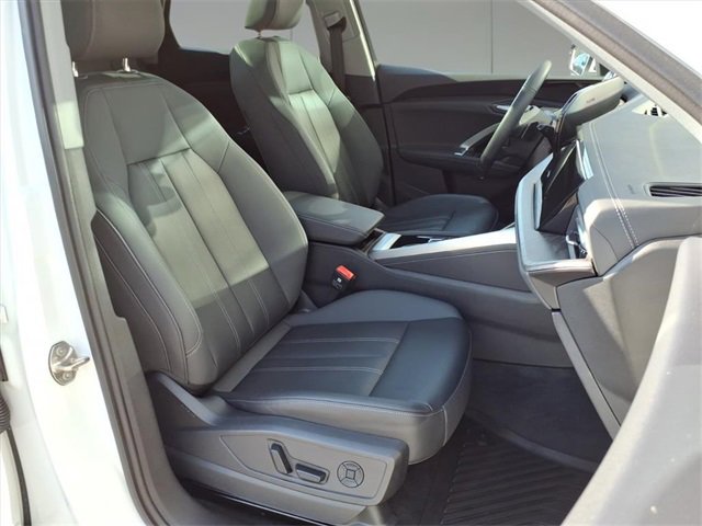 Used 2025 Audi Q5 2.0T Premium w/ Convenience Package image 6