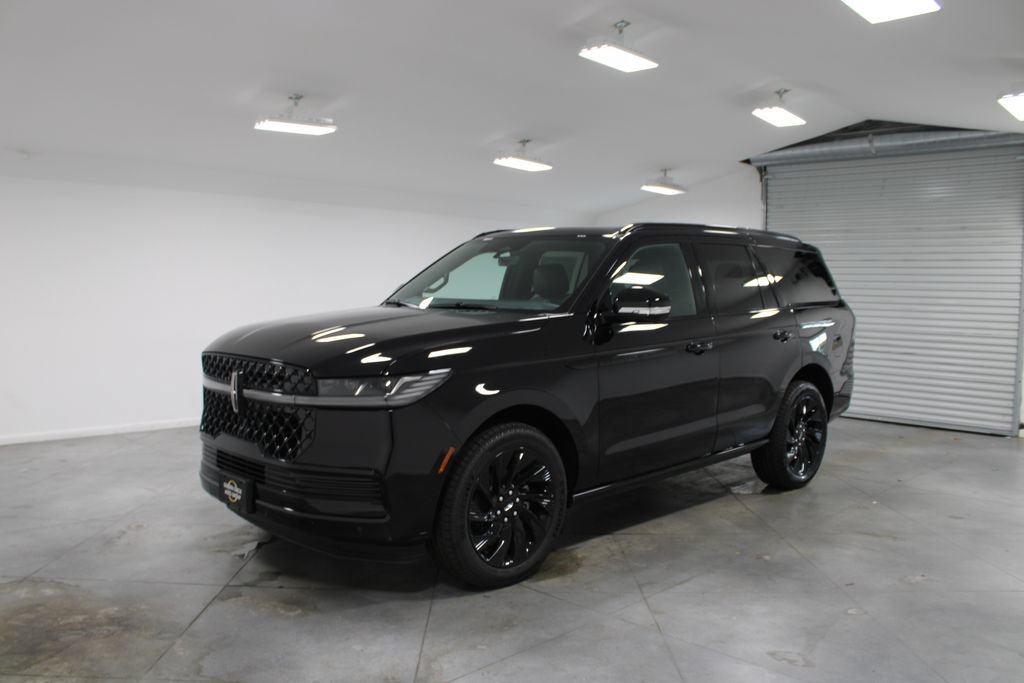 New 2027 Lincoln Navigator Reserve w/ Jet Appearance Package AWD/4WD image 3