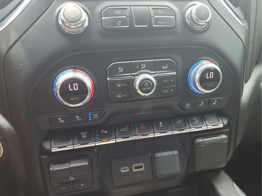 Certified 2021 GMC Sierra 2500 AT4 w/ AT4 Preferred Package AWD/4WD image 11
