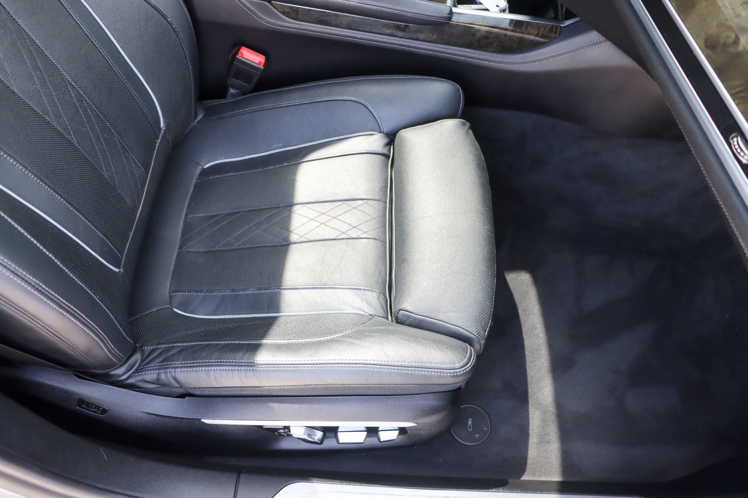 Used 2017 BMW 750i xDrive AWD/4WD image 22