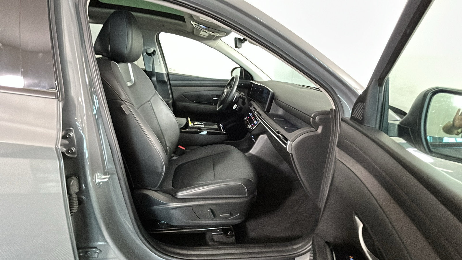 Used 2025 Hyundai Tucson Limited AWD/4WD image 37