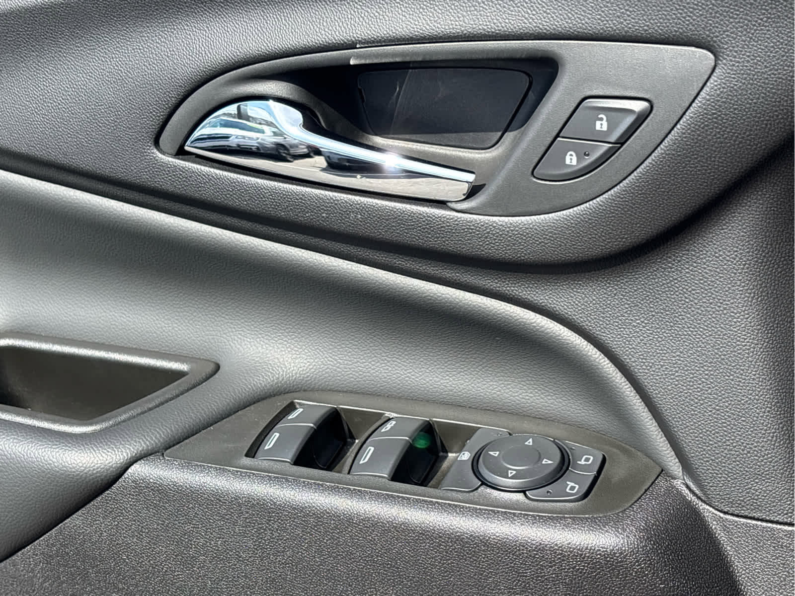 Certified 2024 Chevrolet Equinox LT w/ LPO, Floor Liner Package image 24