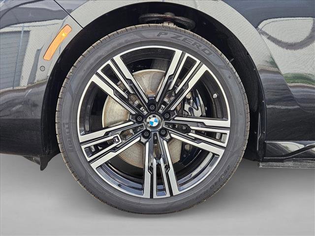 New 2026 BMW i7 xDrive60 w/ Executive Package AWD/4WD image 9