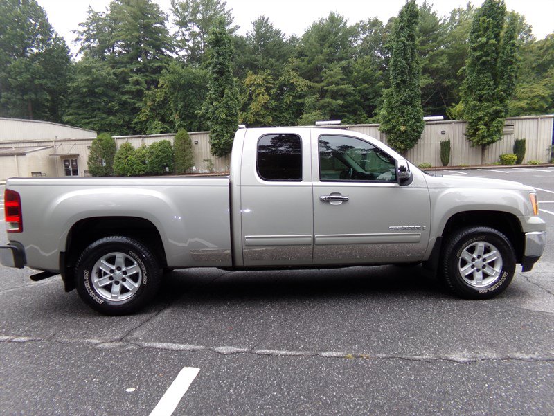 Used 2008 GMC Sierra 1500 SLE w/ Power Pack Plus RWD image 3
