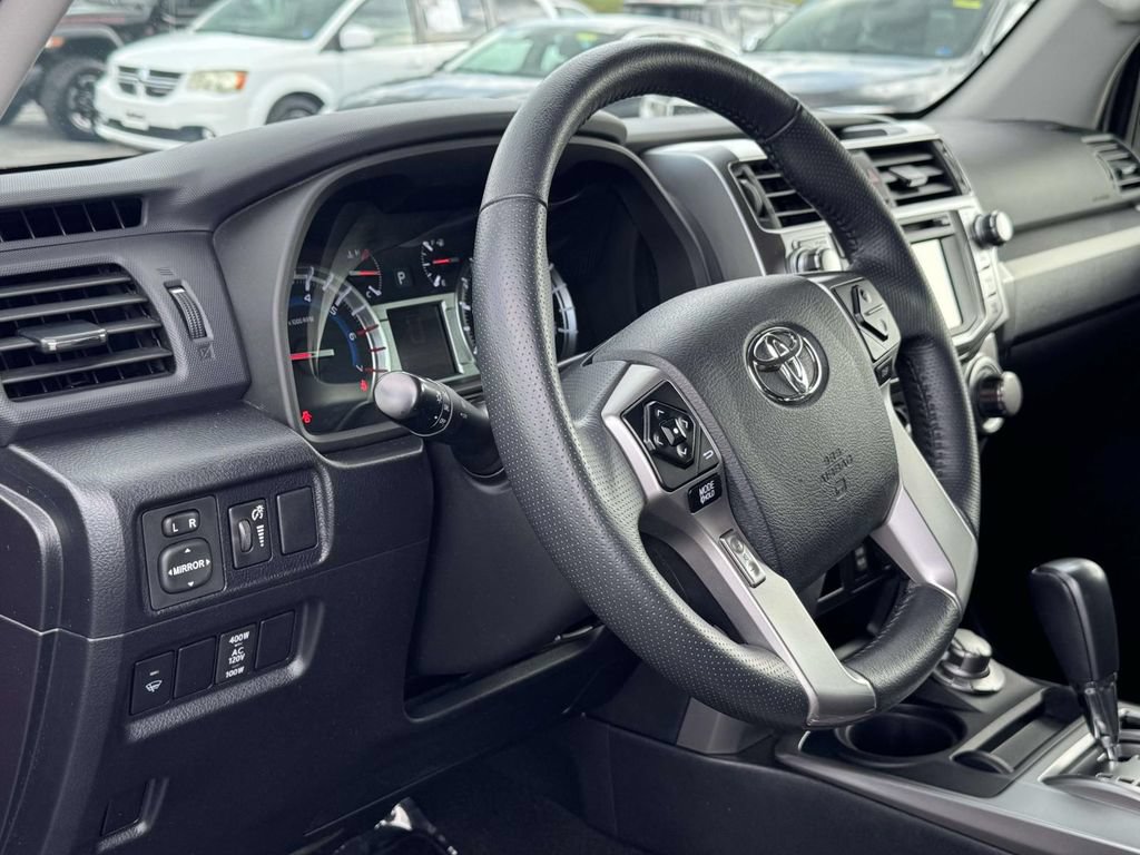 Used 2019 Toyota 4Runner SR5 AWD/4WD image 2