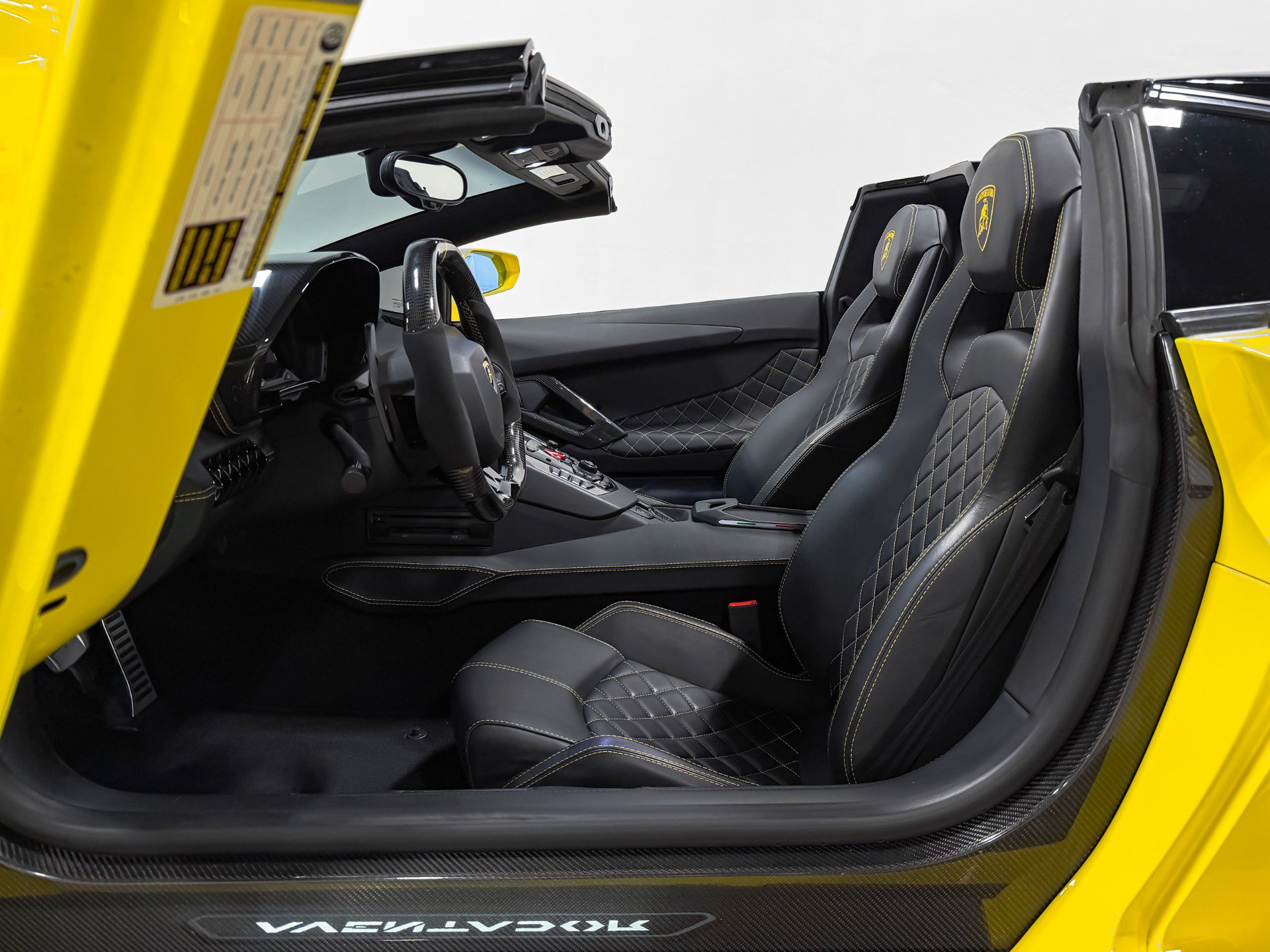 Used 2018 Lamborghini Aventador S AWD/4WD image 12