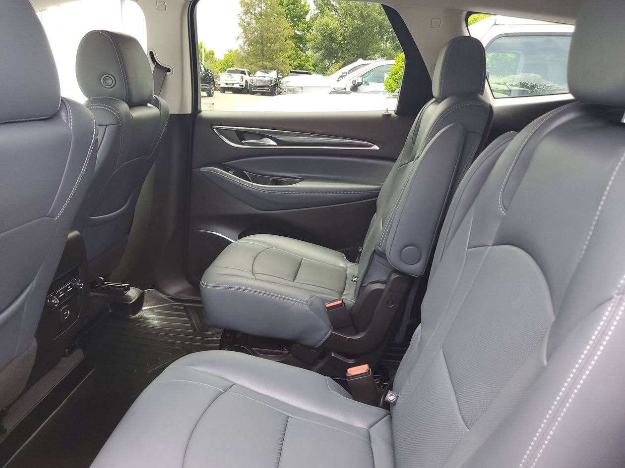 Used 2021 Buick Enclave Essence FWD image 9