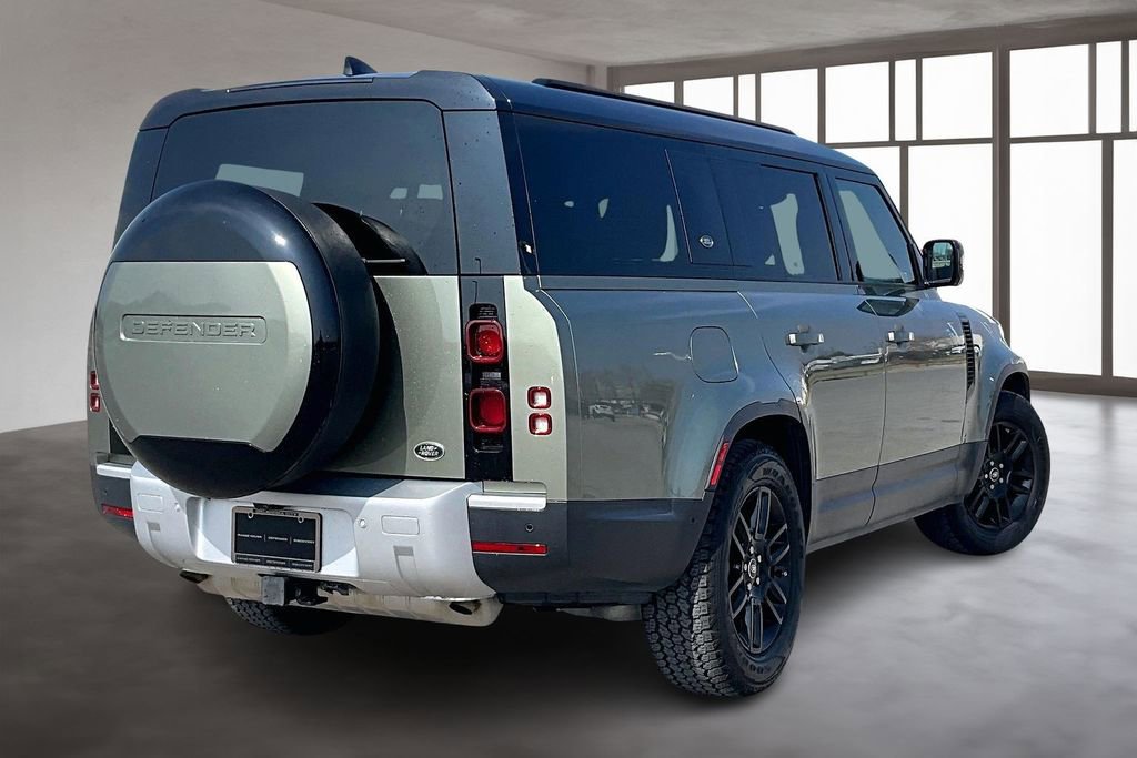 Used 2023 Land Rover Defender 130 SE image 2