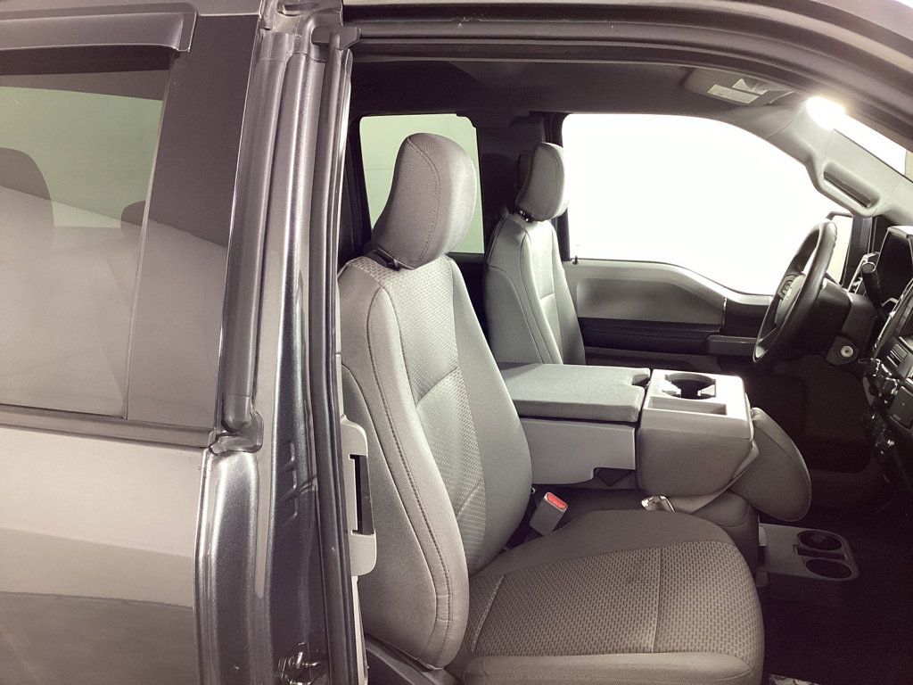 Used 2016 Ford F150 XLT image 8