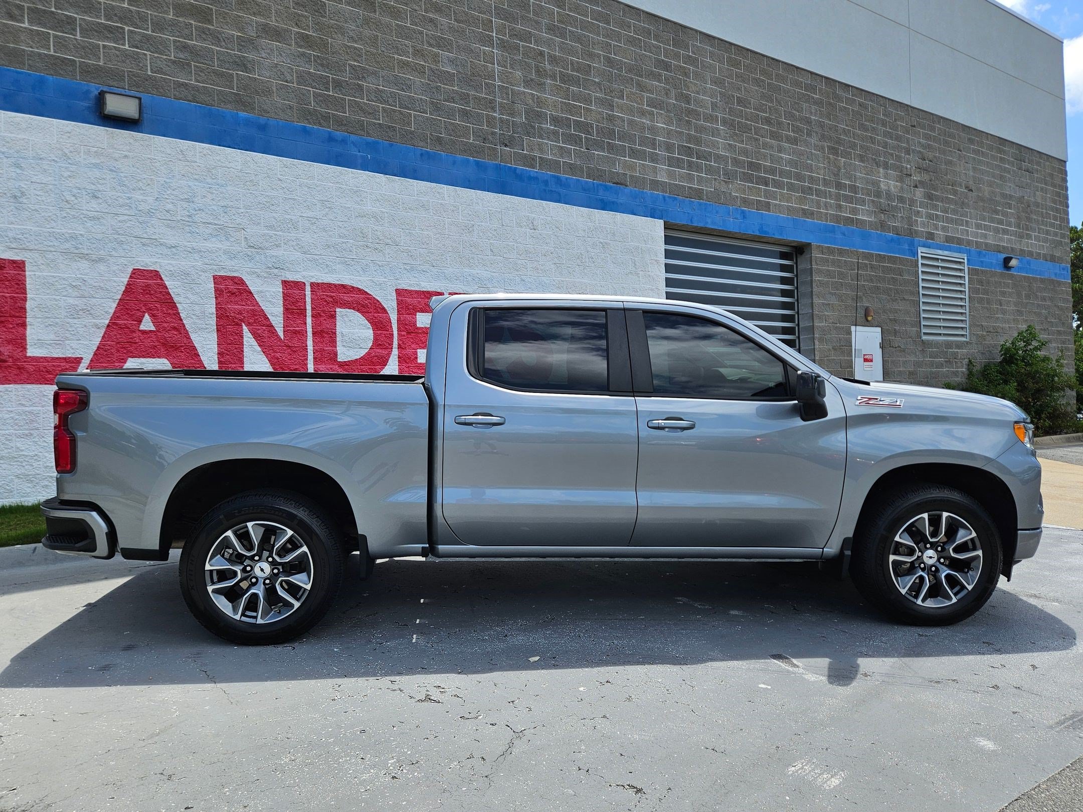 Used 2024 Chevrolet Silverado 1500 RST AWD/4WD image 8