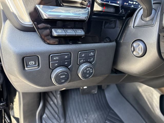 Used 2025 Chevrolet Silverado 1500 High Country w/ Technology Package image 39